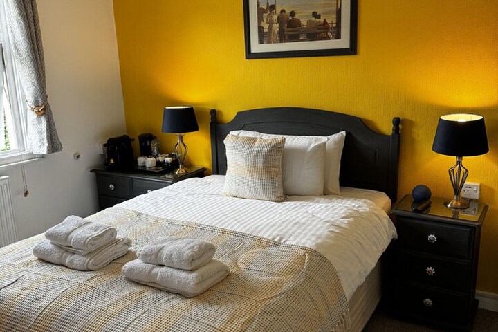 Room 15 of 83