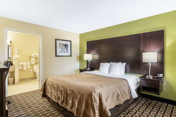 1 King Bed Mobility Accessible (4 of 13)