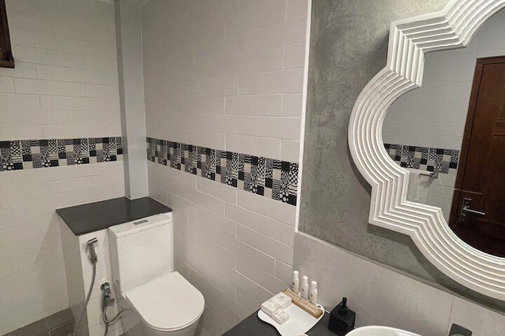 Room 17 of 35