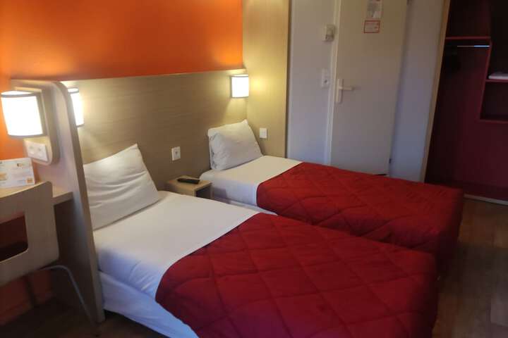 Room 22 of 72