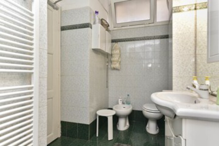 Room 5 of 22