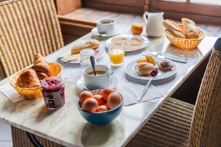 Breakfast area