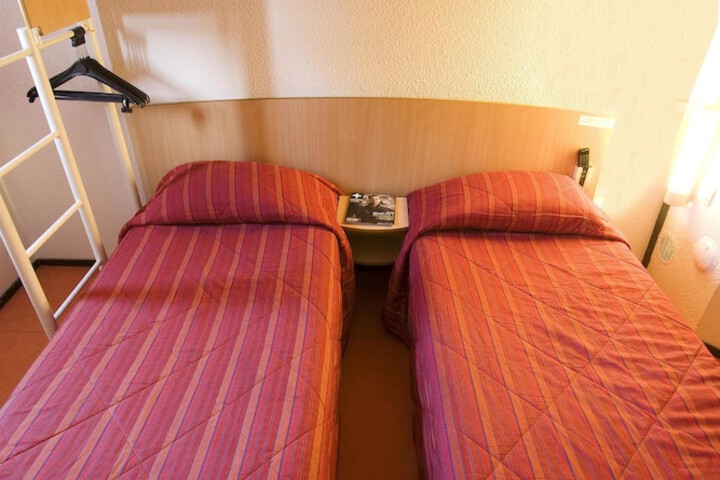 Room 5 of 15