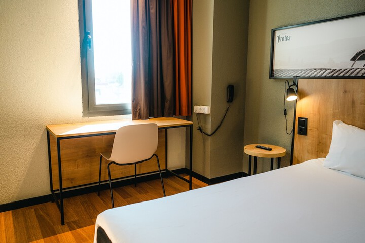 Room 15 of 120