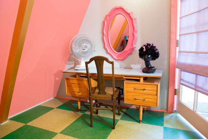 Room 18 of 77