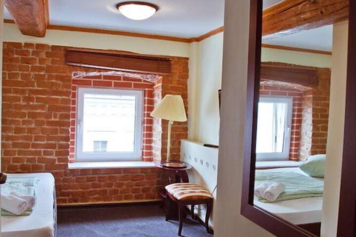 Room 33 of 67