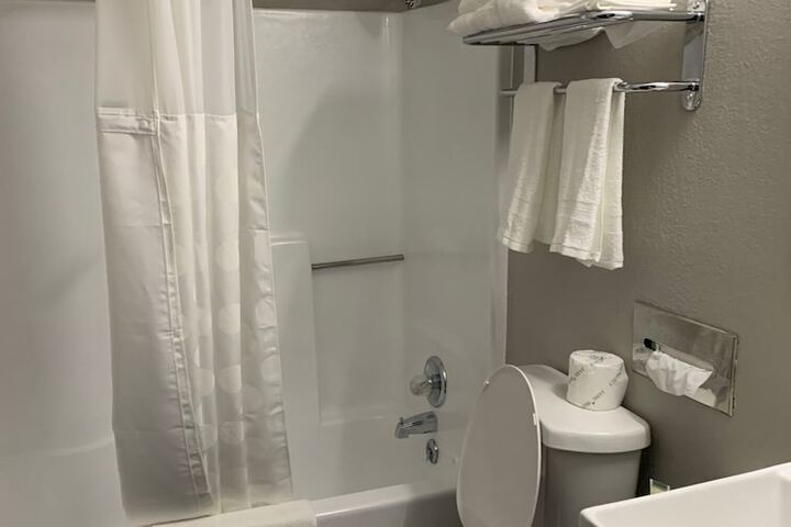 Room 13 of 19