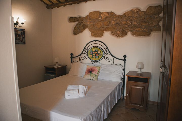 Room 26 of 48