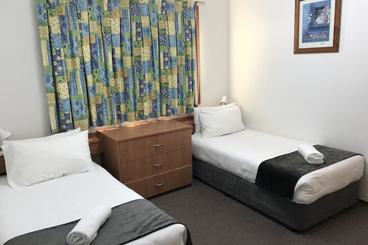 Room 12 of 74