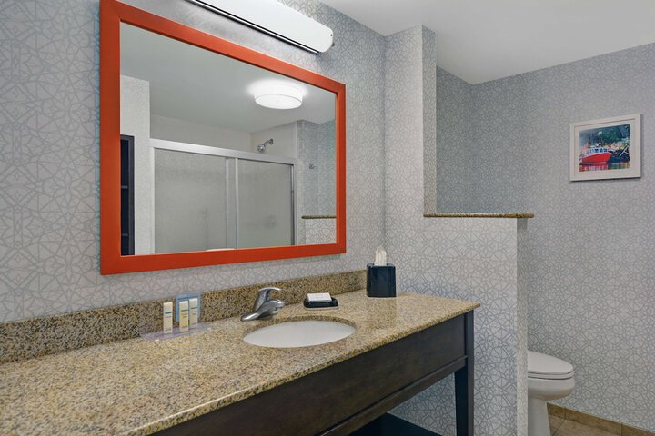 1 King Shower Only with Refrigerator, Microwave (11 of 18)