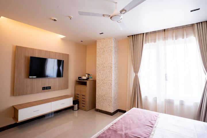 Room 11 of 29