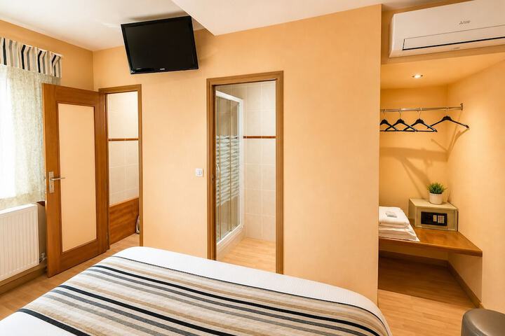 Room 22 of 62