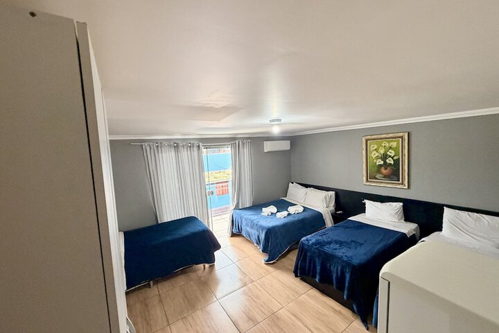 Room 32 of 66