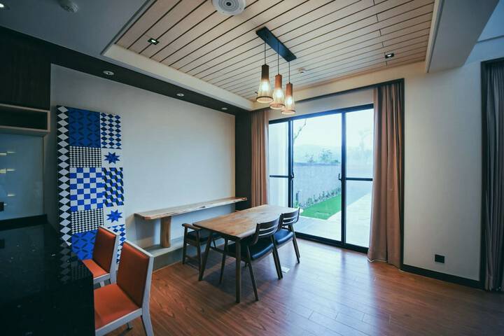 Room 41 of 153