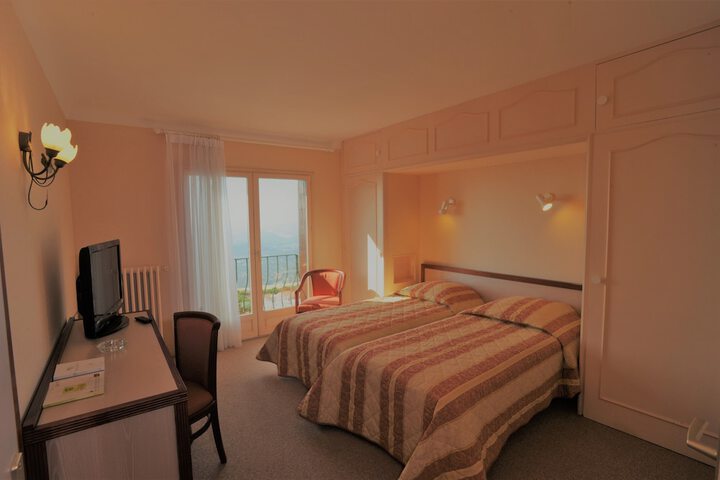 Room 2 of 11