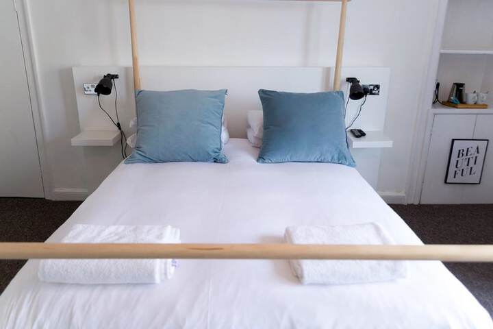 Room 10 of 64