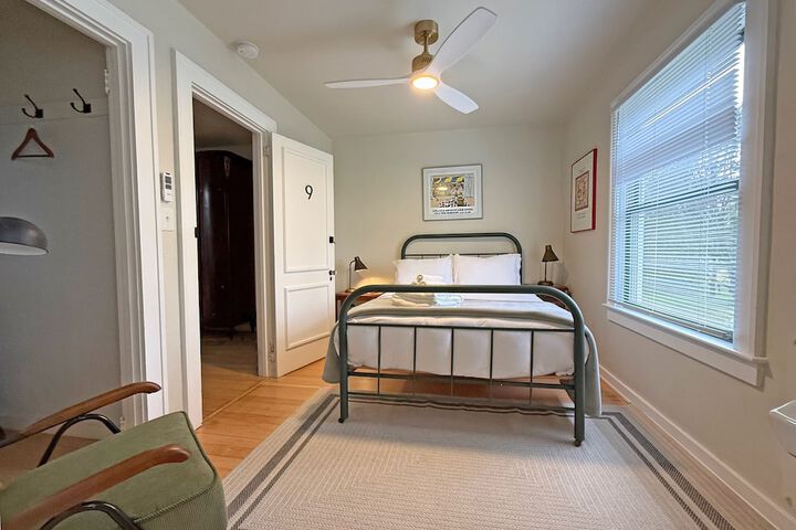 Room 35 of 62