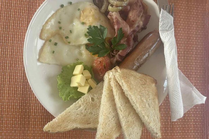 Dining 7 of 9
