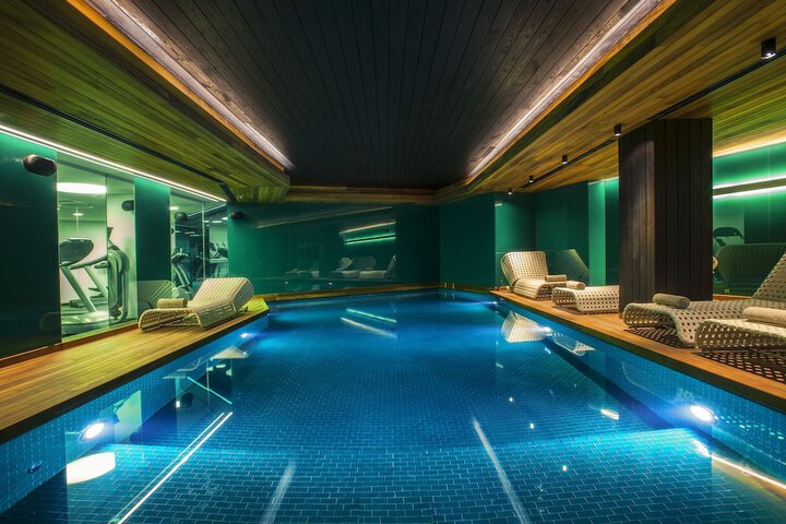 Pools & Facilities
