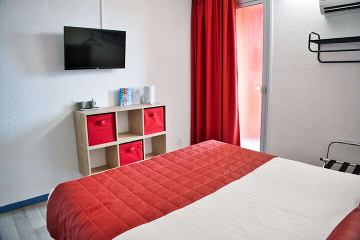 Room 15 of 97