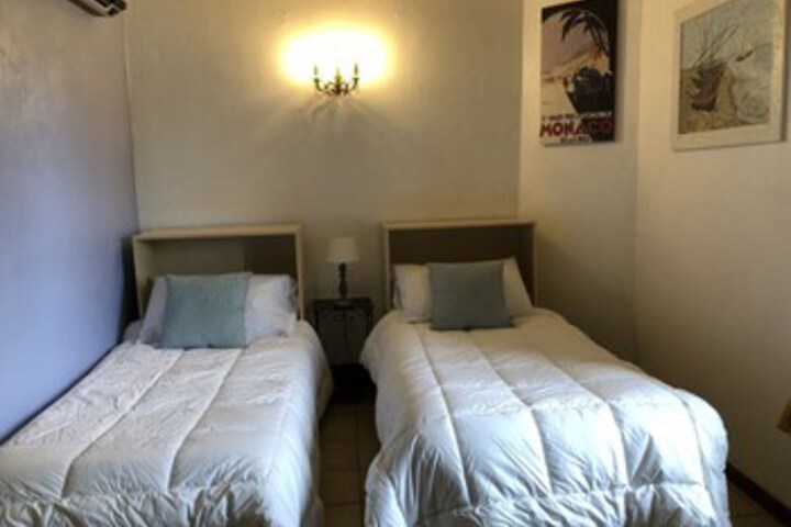 Room 30 of 36