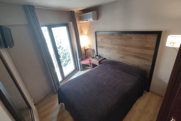 Room 34 of 82