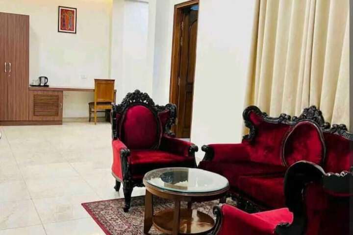 Room 14 of 27