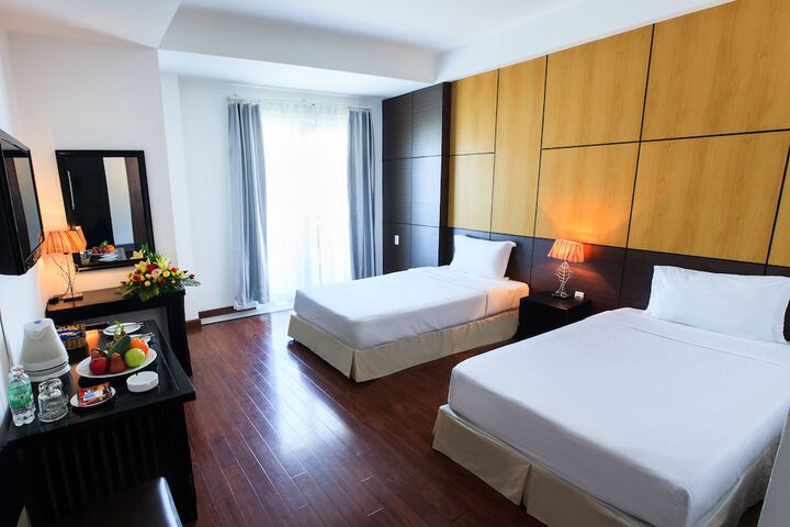 Room 6 of 38