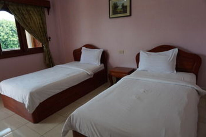 Room 8 of 27
