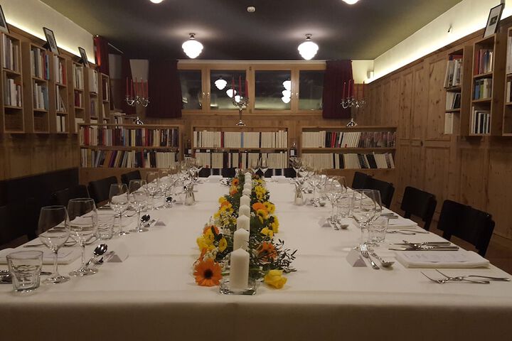 Dining 48 of 77