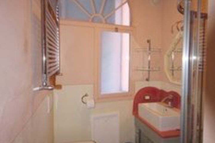Room 3 of 15