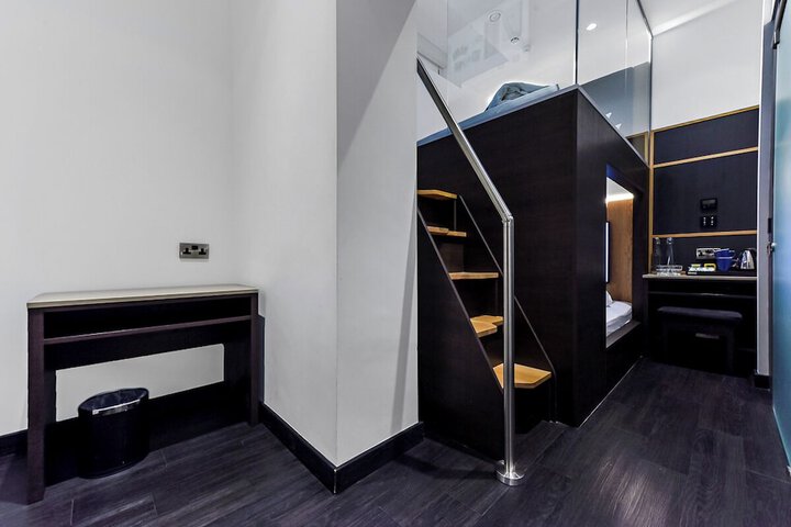 Room 19 of 52