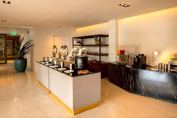 Breakfast/Coffee Service 16 of 35