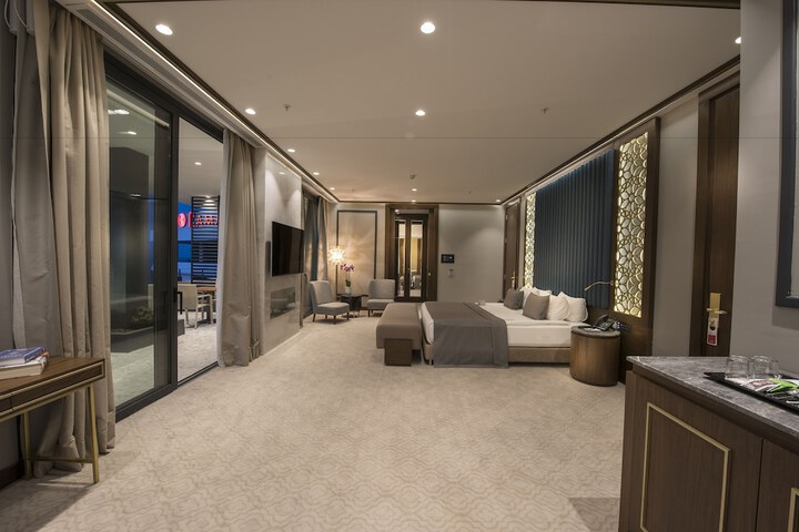 Room 43 of 98