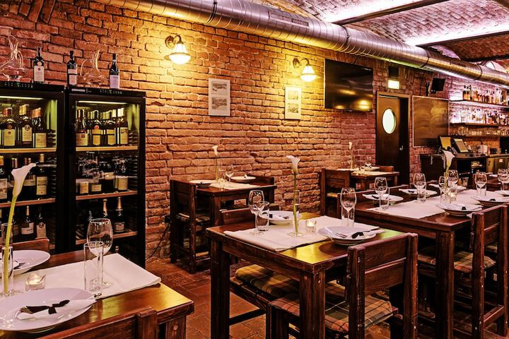 Dining 60 of 71