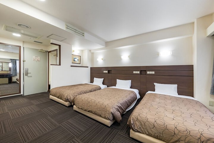 Room 4 of 52