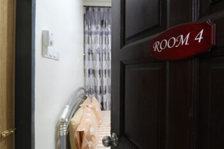 Room 15 of 23