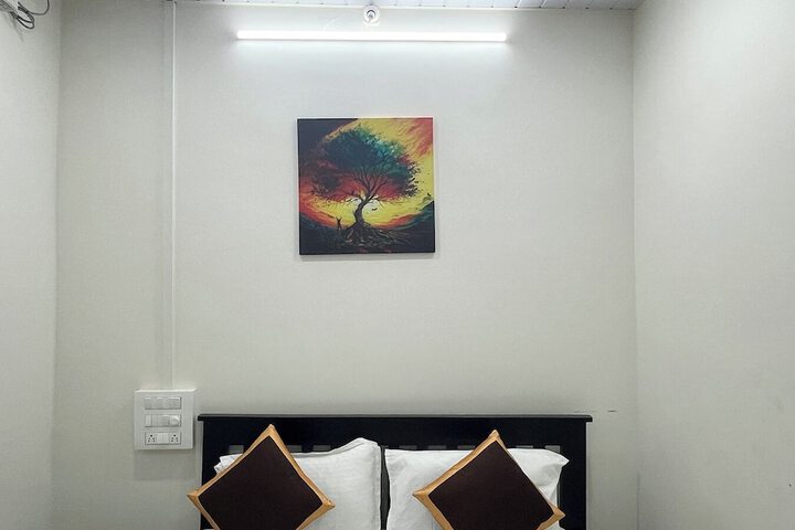 Room 6 of 14