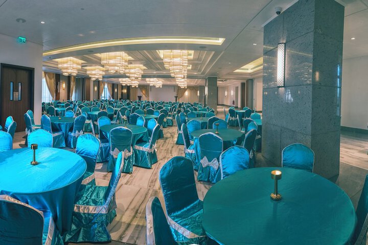 Ballroom/Hall 43 of 52