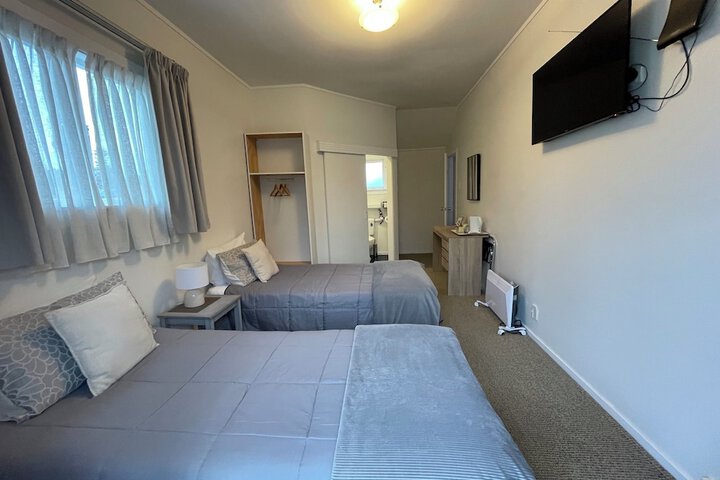 Room 10 of 80
