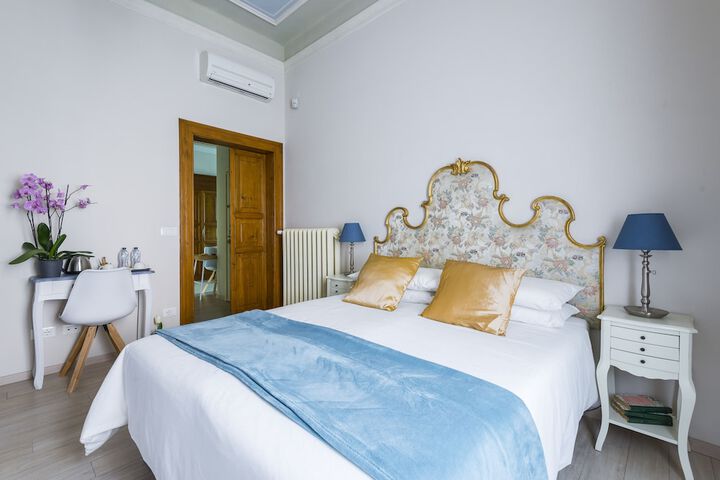 Room 18 of 48
