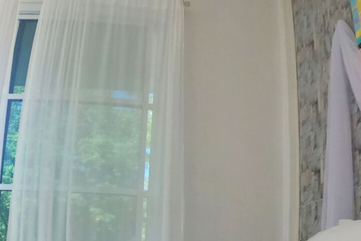 Room 4 of 239