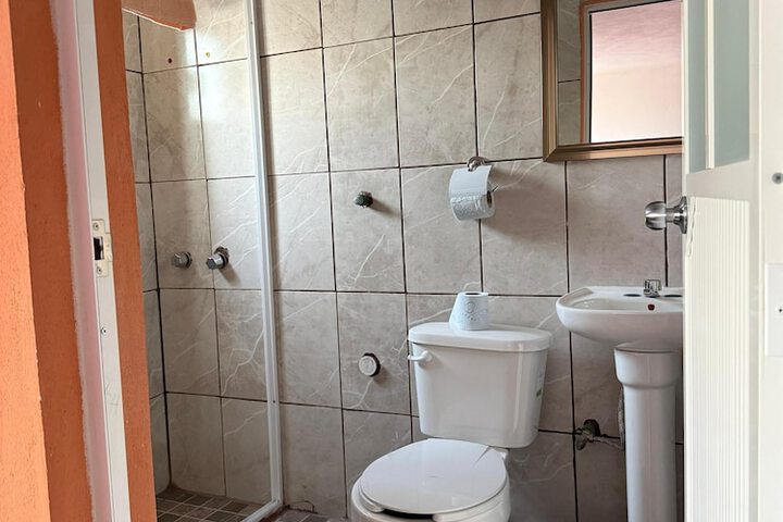 Room 10 of 27