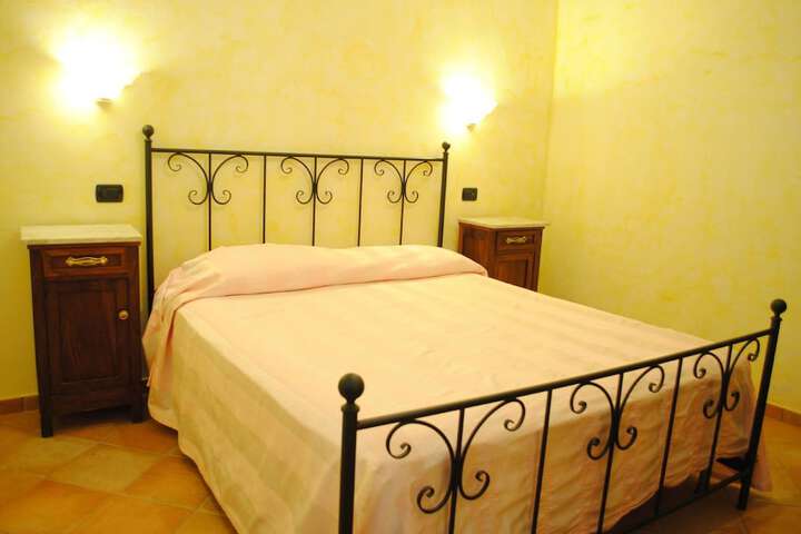 Room 10 of 65