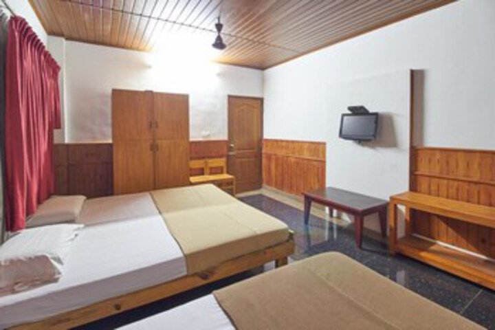 Room 7 of 12