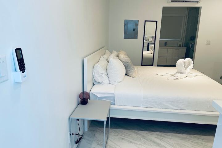 Room 6 of 174
