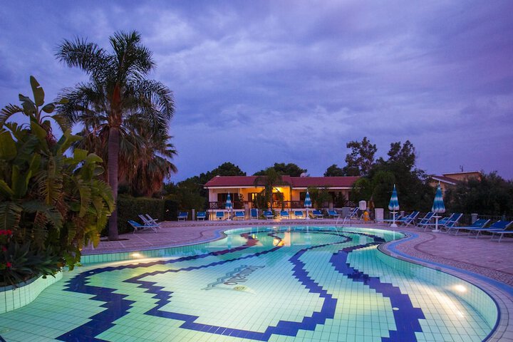 Pool 62 of 119