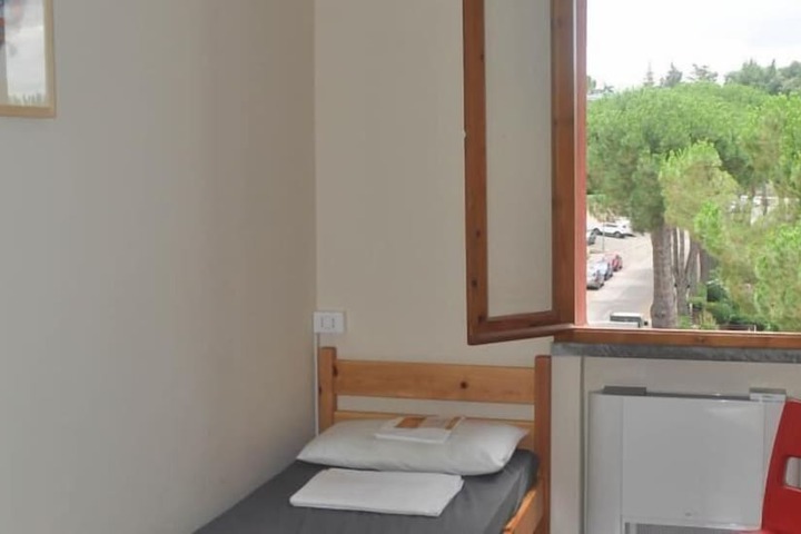 Room 12 of 29
