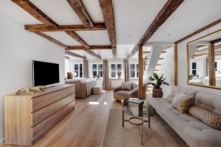 Room 10 of 25
