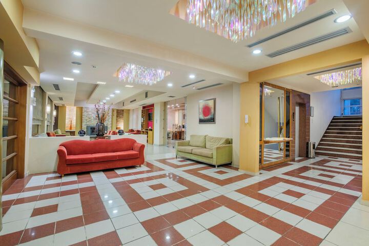 Guest Lobby